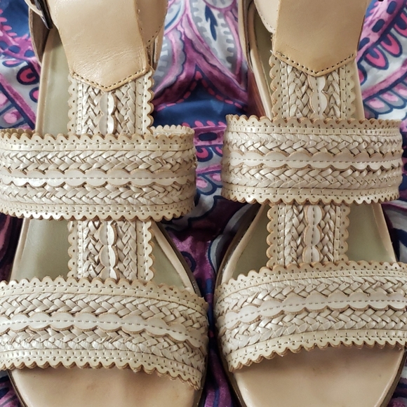 Tan strap sandals sz 6 block heel - Picture 4 of 4